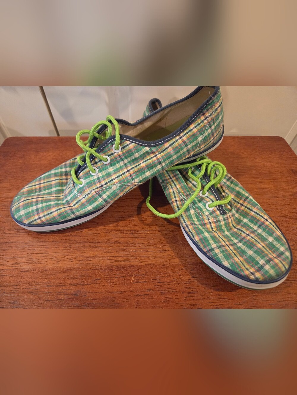 Lower East Side Womens Plaid Green Canvas Lace-Up Flats with Lime Laces
